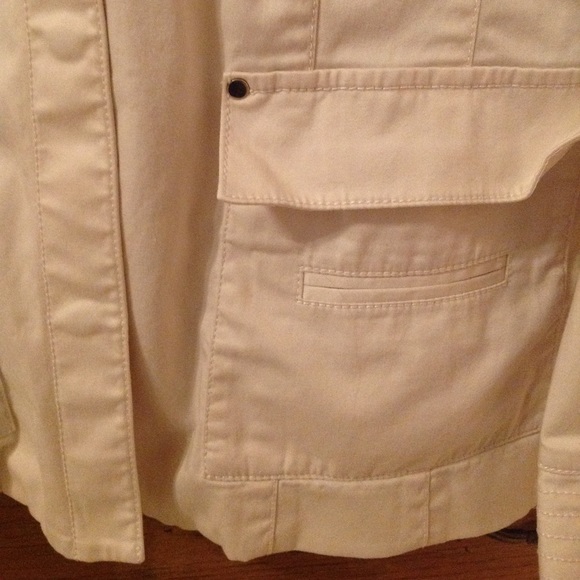 Ivory Jacket - Picture 6 of 8